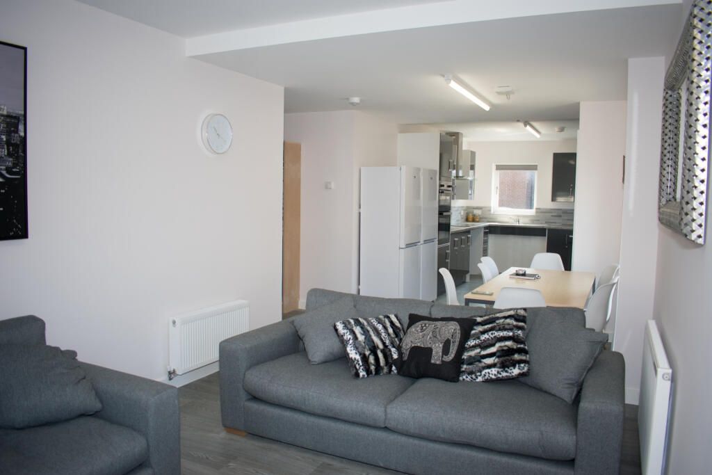 Property photo 2 of 5 Bright Open-Plan Living And Dining Area...
