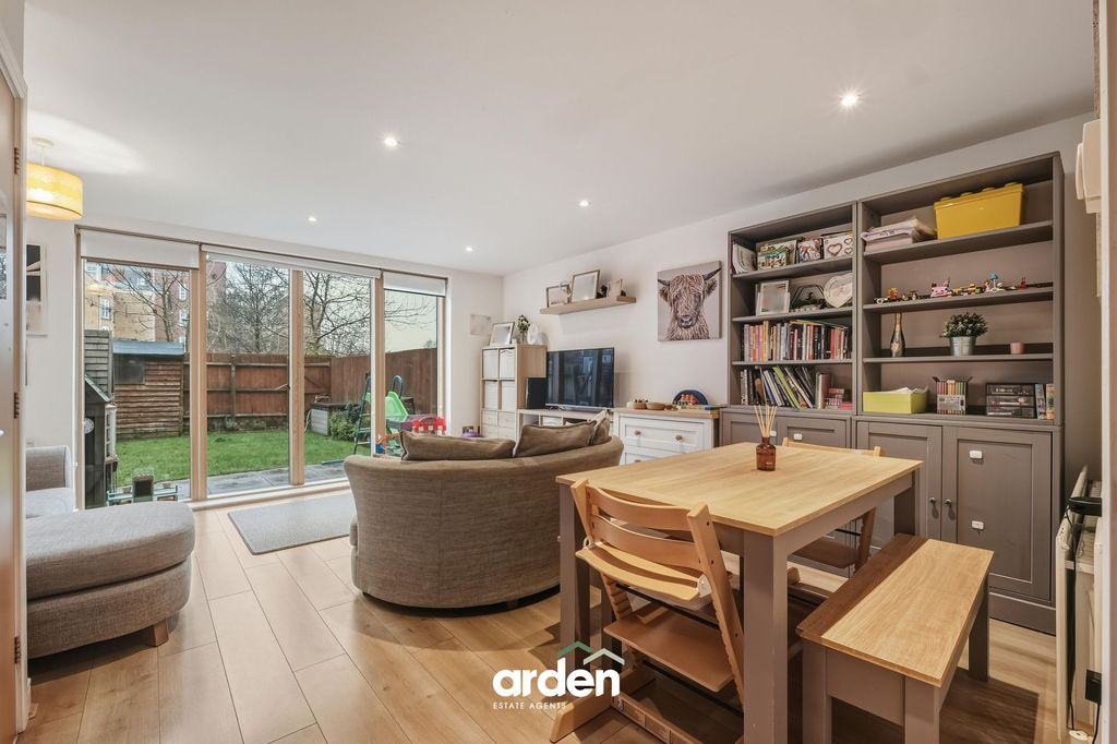 Property photo 2 of 22