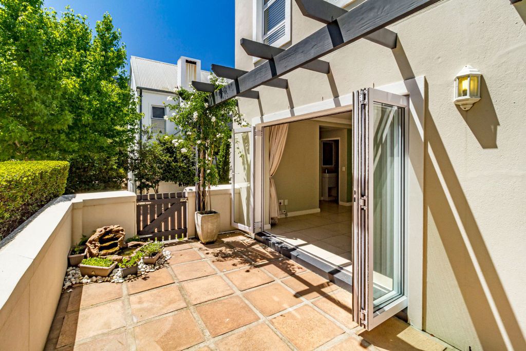 Property photo 2 of 70 St1722805