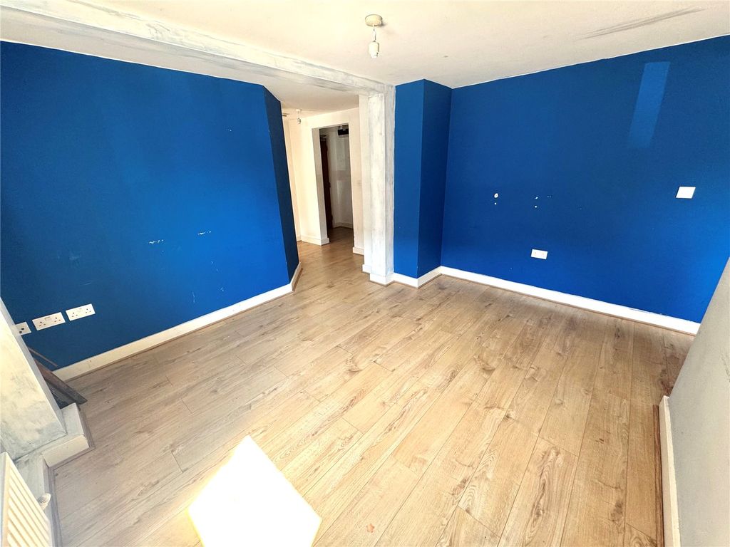 Property photo 2 of 7 Picture No. 06