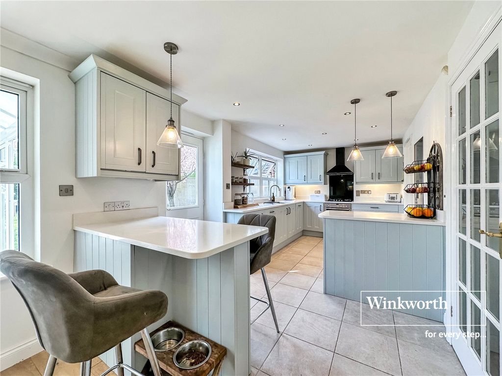 Property photo 3 of 19 Picture No. 25