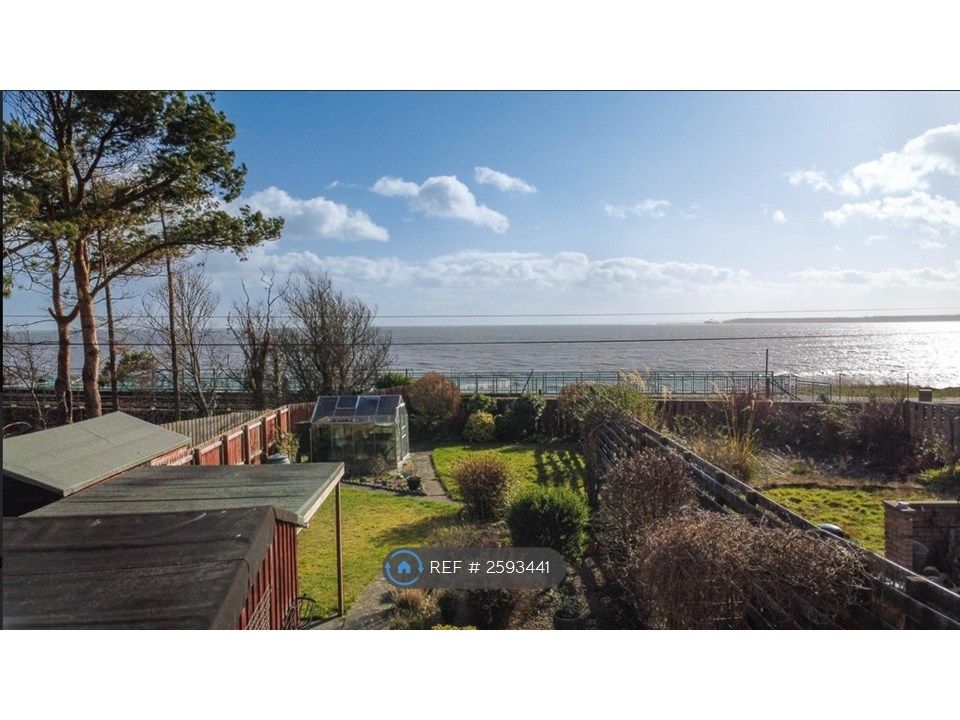Property photo 1 of 32 Sea View From Garden