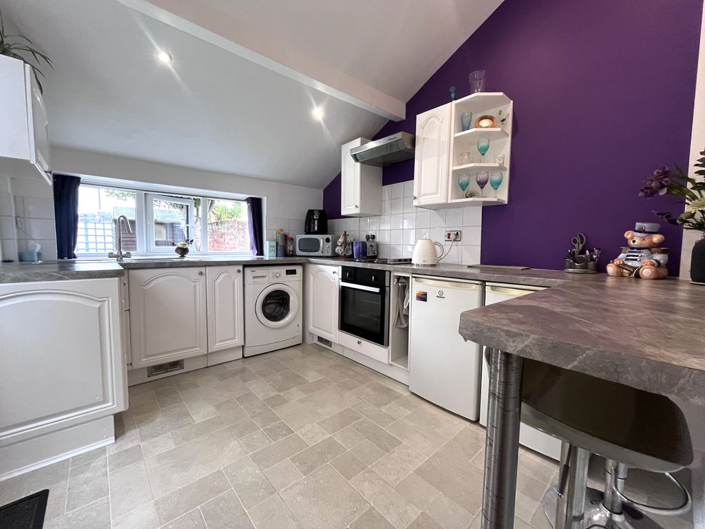 Property photo 3 of 13 Kitchen