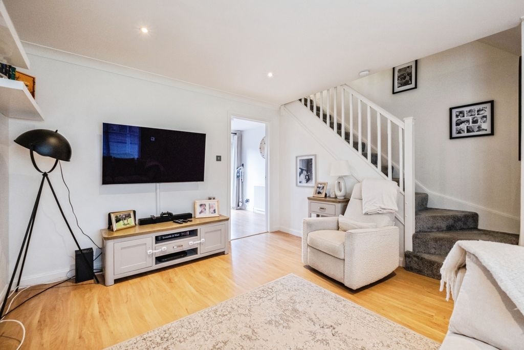 Property photo 2 of 23 Living Room