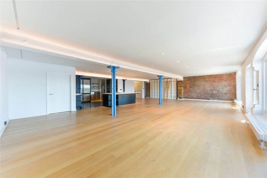 Property photo 2 of 27 Picture No. 02