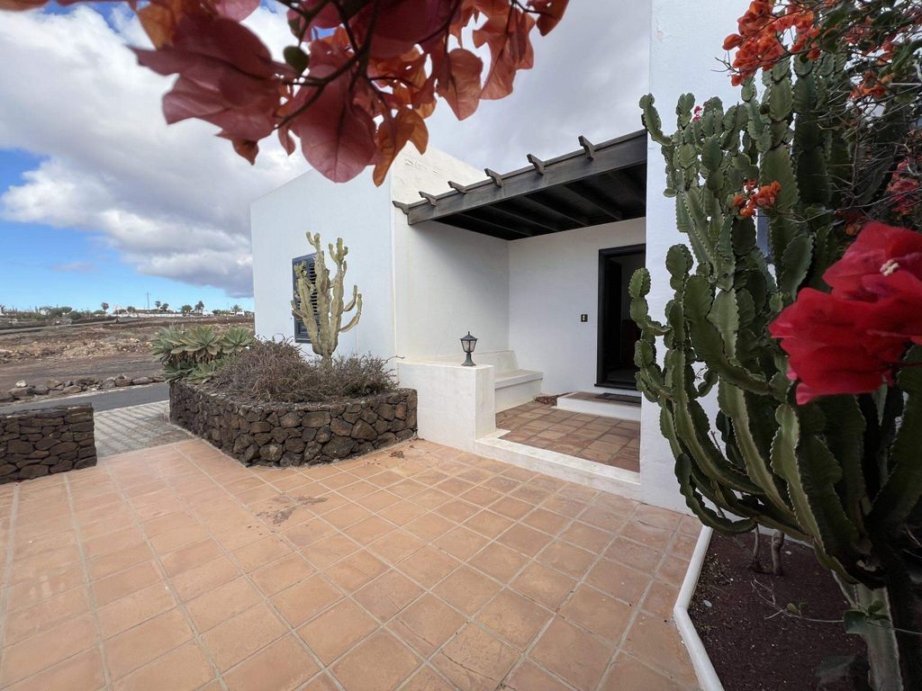 Property photo 2 of 48