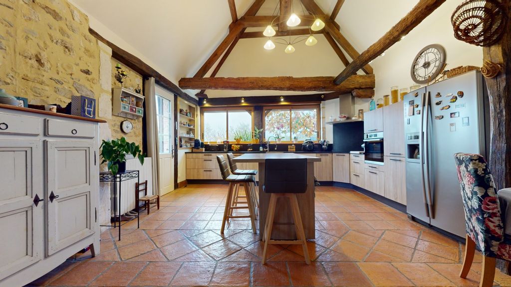 Property photo 3 of 37