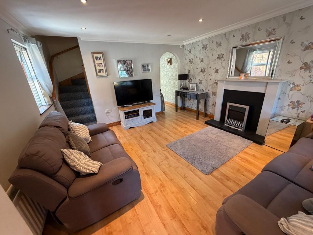 Property photo 2 of 16 Living Room