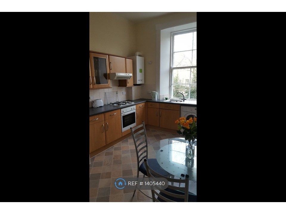 Property photo 3 of 10 Kitchen