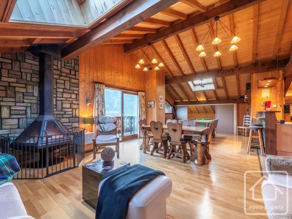 Property photo 2 of 40