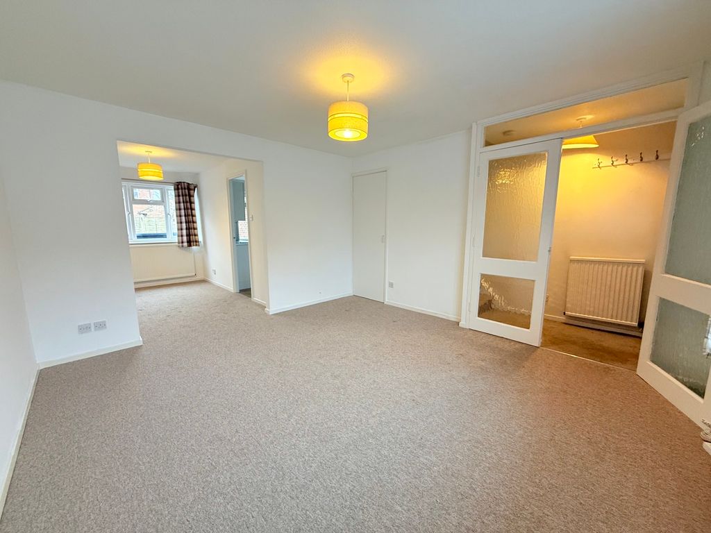 Property photo 2 of 9 Lounge