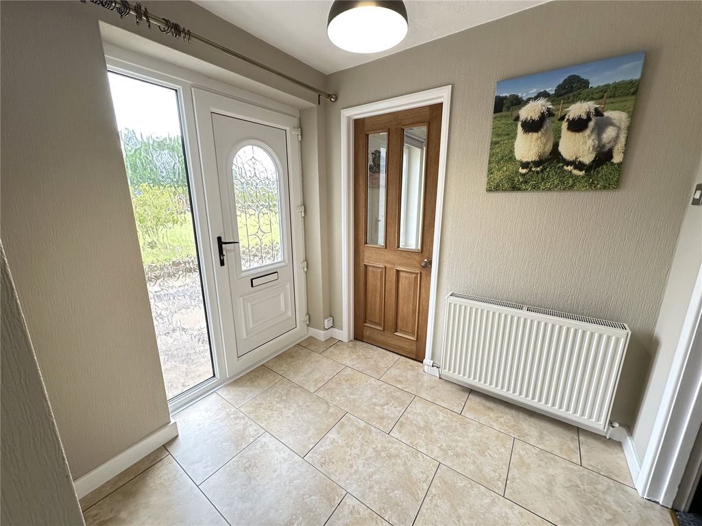 Property photo 3 of 35 Picture No. 18