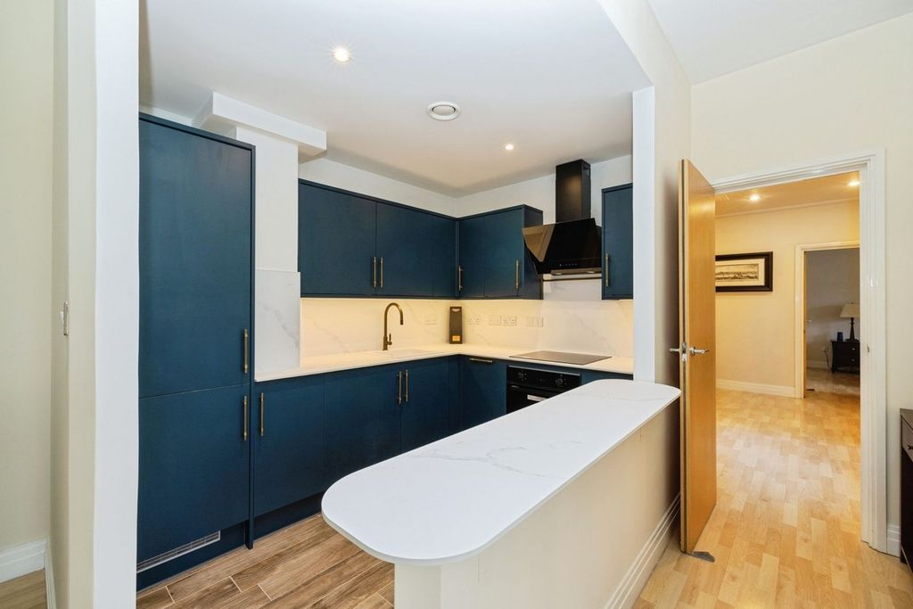 Property photo 3 of 18 Kitchen