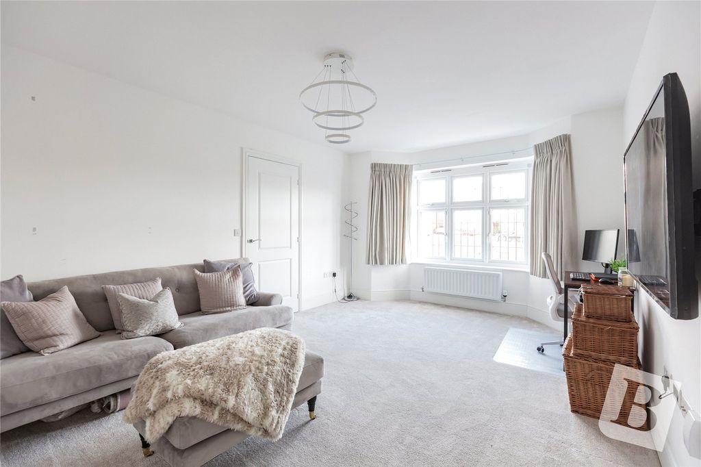 Property photo 2 of 23 Living Room