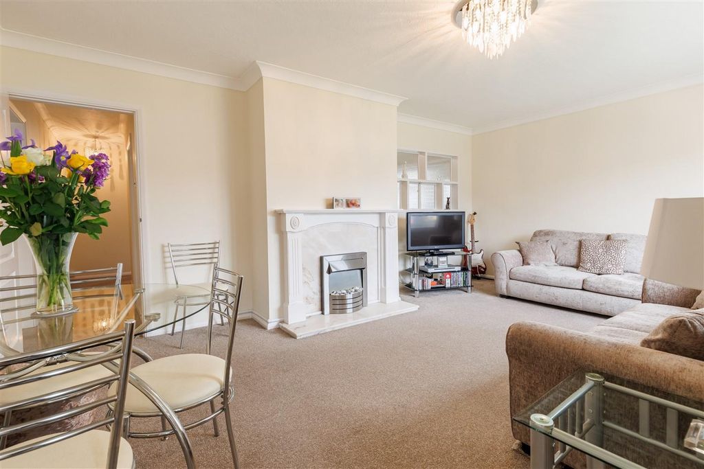 Property photo 2 of 21 28 Emberson (1).Jpg