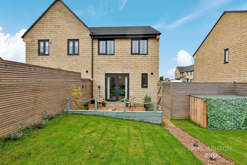Property photo 2 of 37