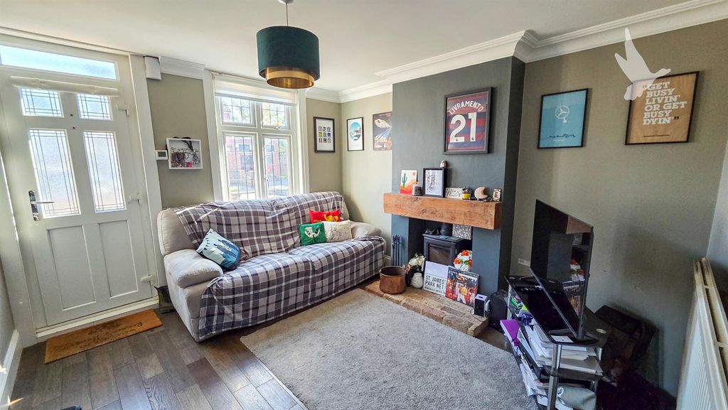 Property photo 3 of 18 47697.Jpg