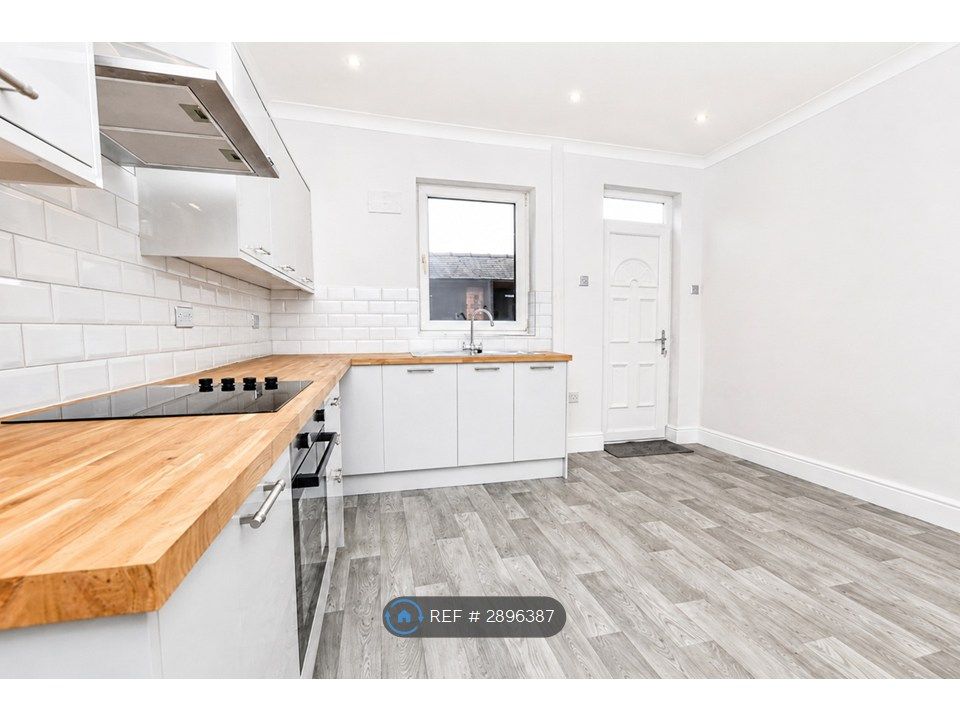 Property photo 2 of 17 Kitchen View 2