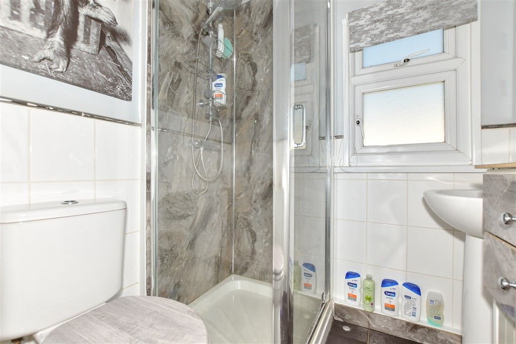 Property photo 1 of 7 Shower Room
