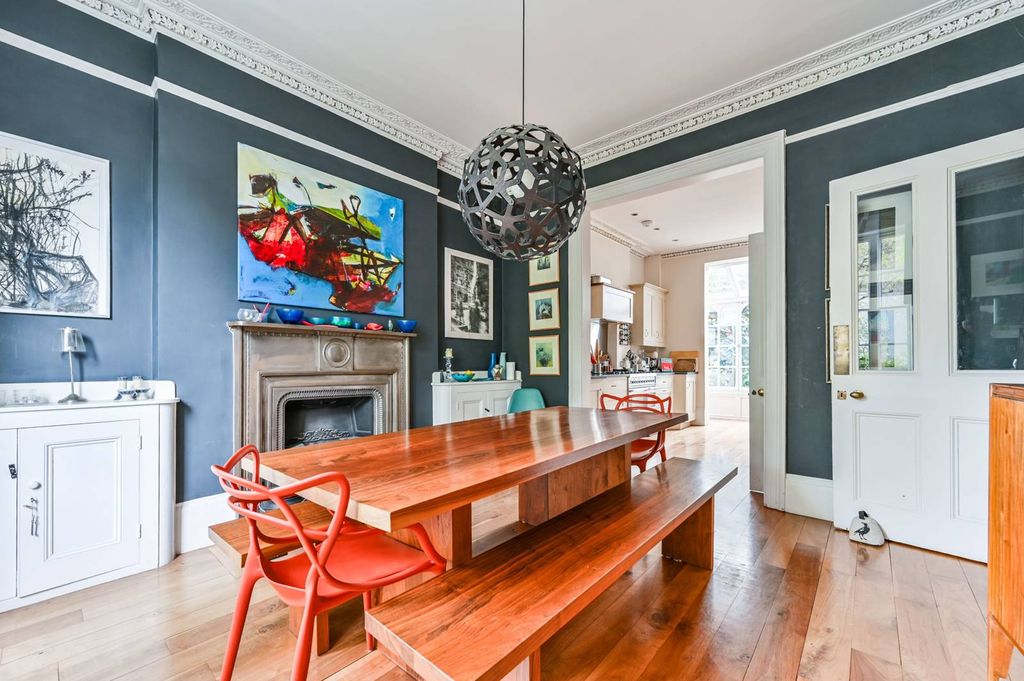 Property photo 3 of 37