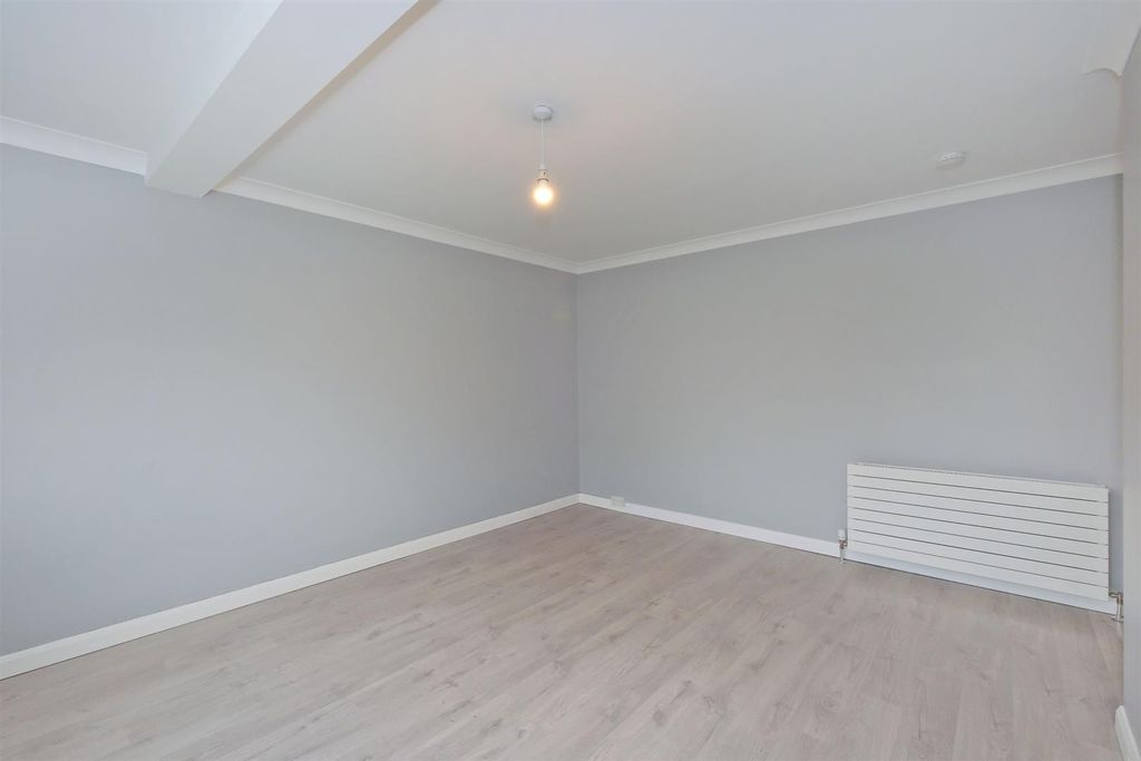 Property photo 2 of 27 Lounge 3.Jpg