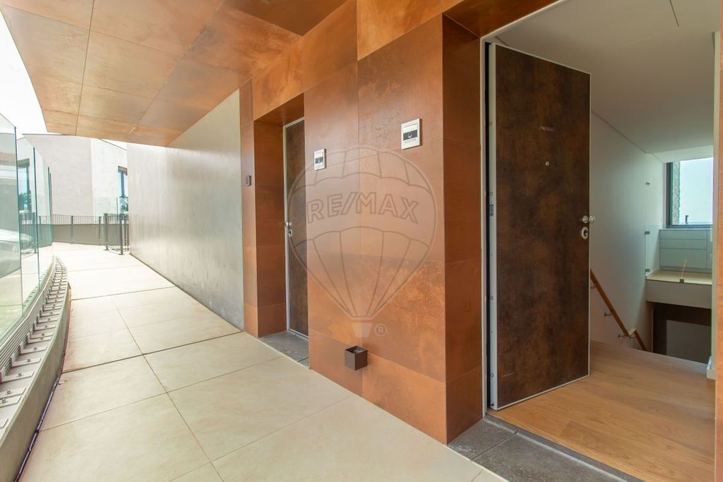 Property photo 3 of 35