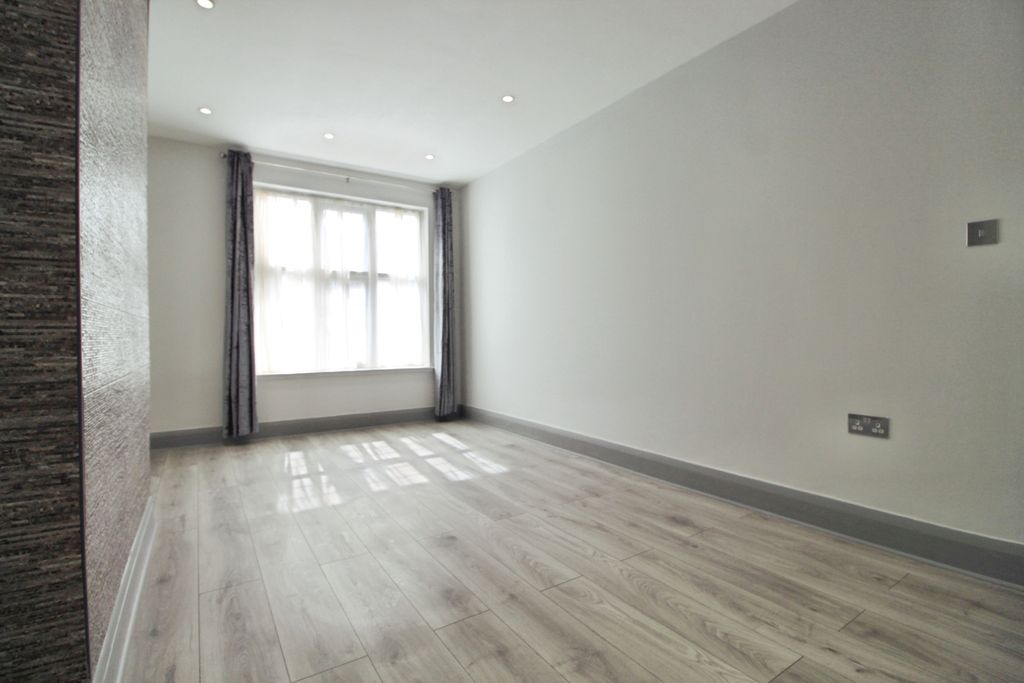 Property photo 3 of 13 Gallery