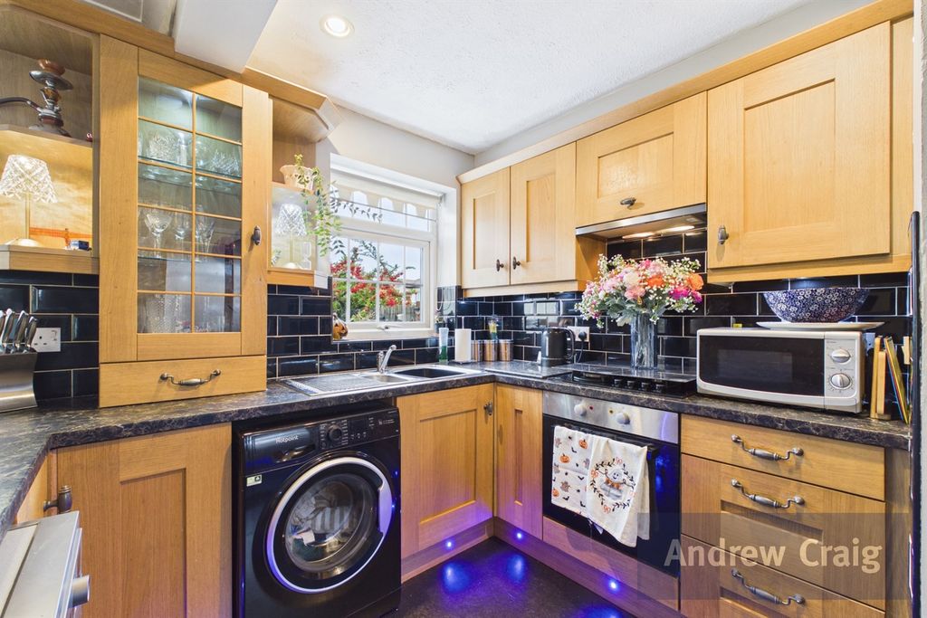 Property photo 3 of 18 Kitchen Diner