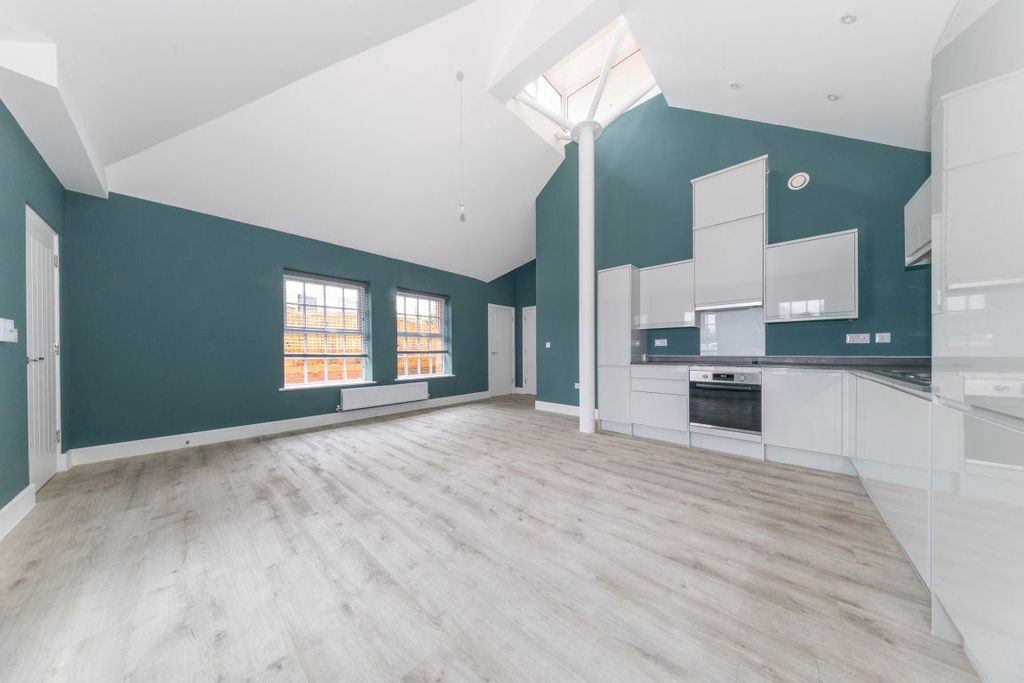 Property photo 3 of 24