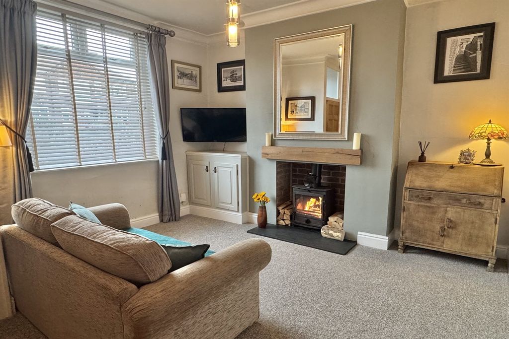 Property photo 2 of 18 Living Room