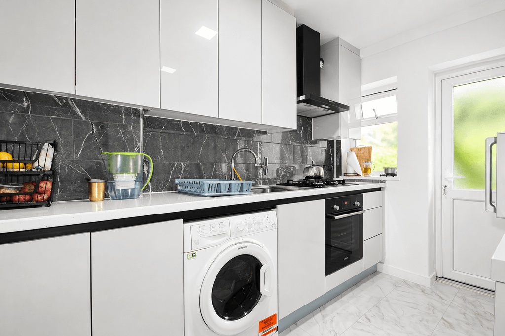 Property photo 3 of 7 Gallery