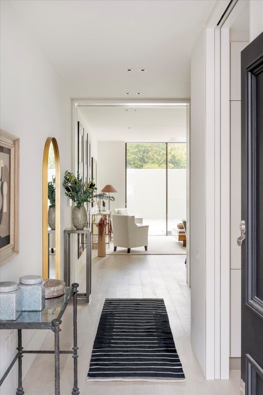 Property photo 3 of 16 Image