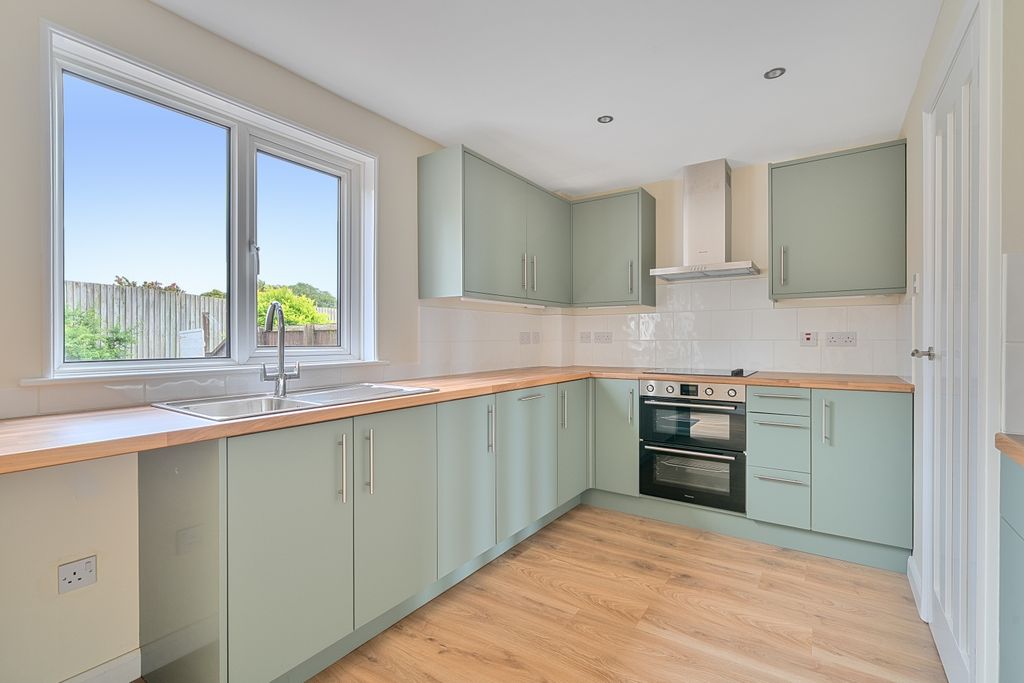 Property photo 2 of 21 1456326-8-6A0Dde3c4Ed8E