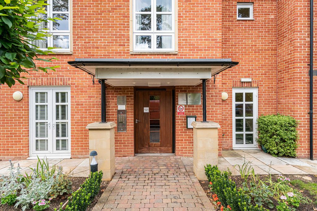 Property photo 2 of 24