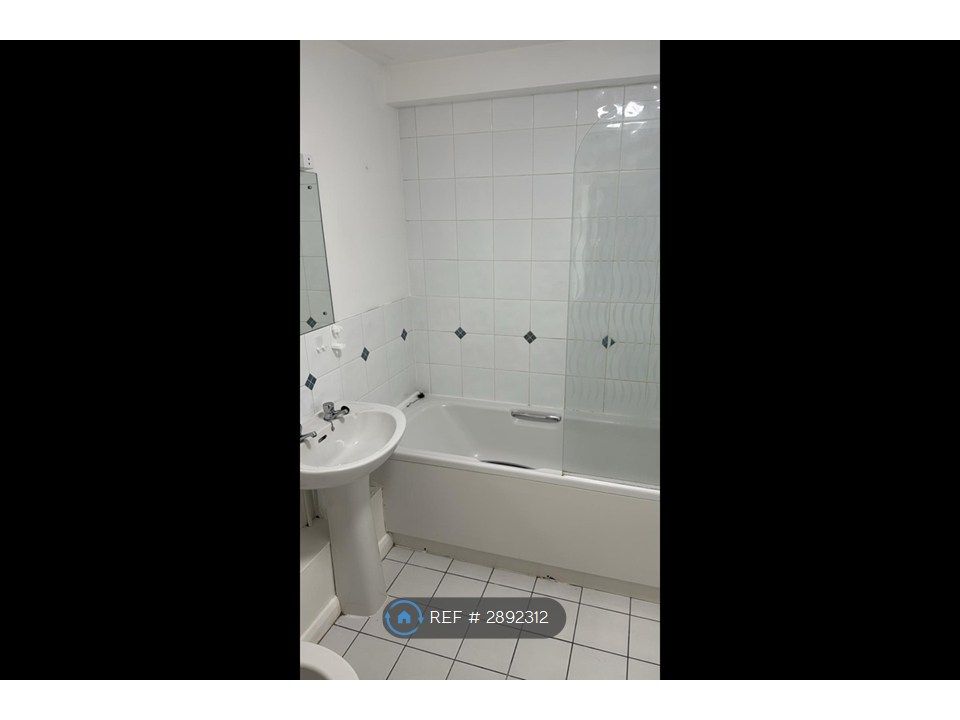 Property photo 3 of 7 Bathroom