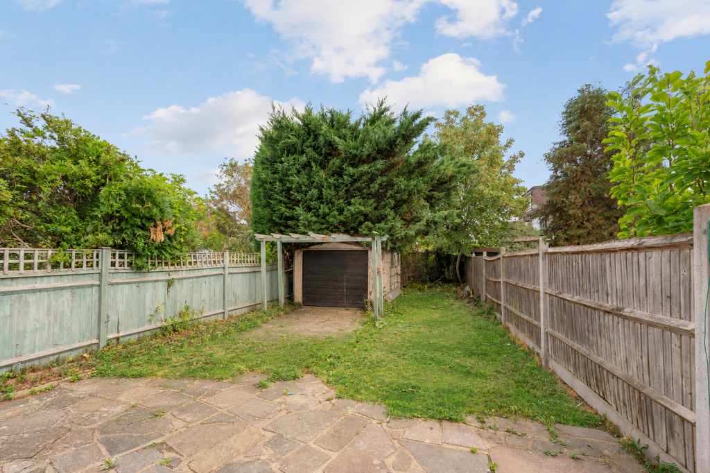 Property photo 2 of 14 Picture No. 17