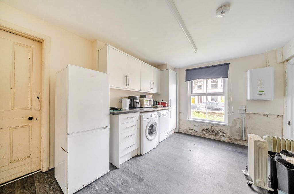 Property photo 3 of 12 1448208-15-69E674...