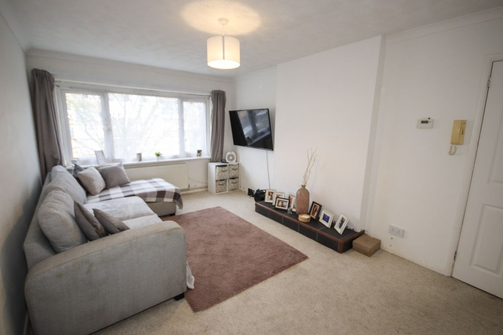 Property photo 3 of 6 Gallery