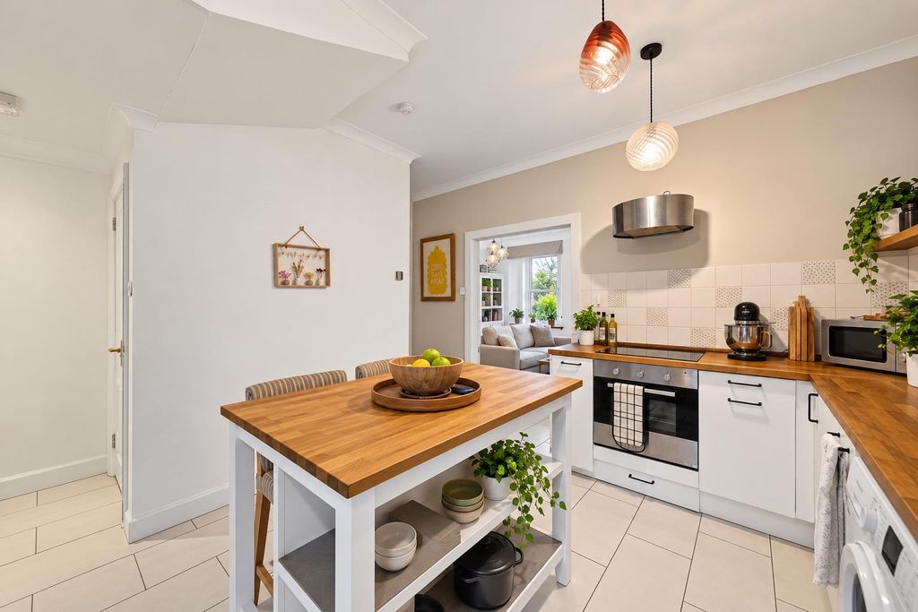 Property photo 3 of 16 1-4 2A Eassons Angle Dundee Dd2 2Lp 231026 Edit 1