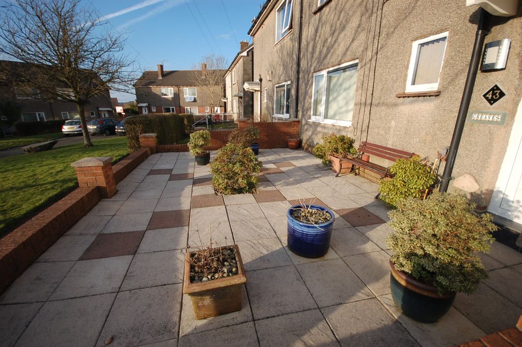 Property photo 2 of 8