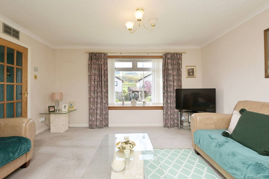 Property photo 3 of 25