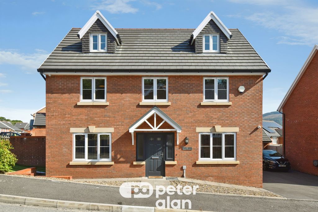 Property photo 1 of 28