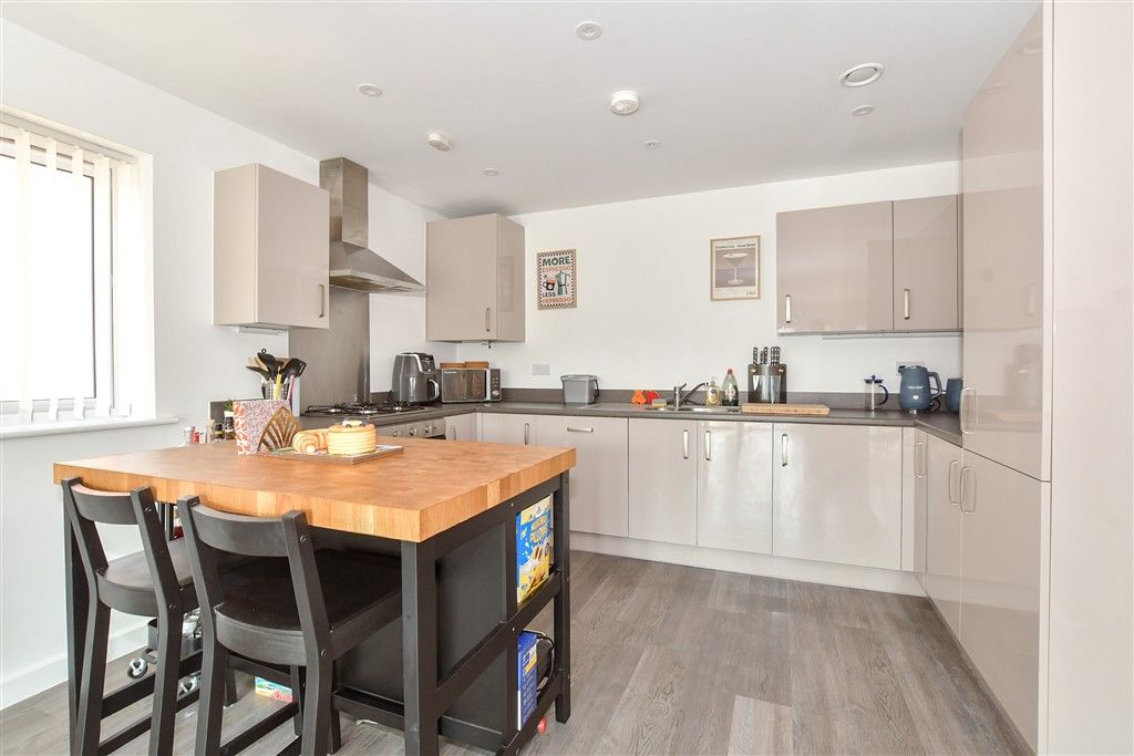 Property photo 3 of 12 Lounge/Kitchen