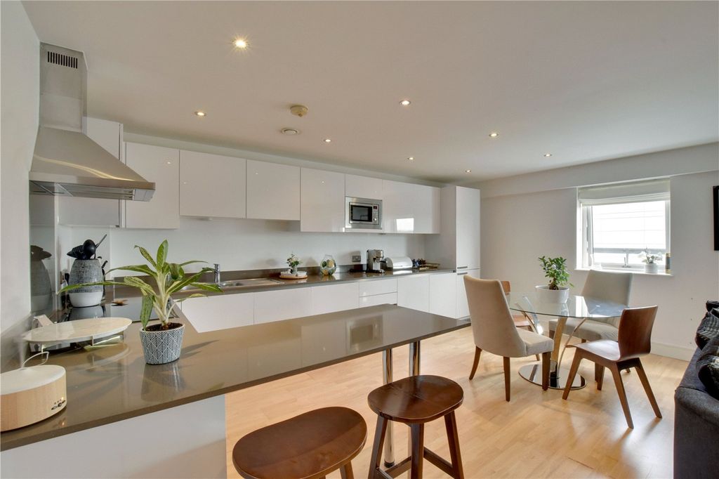 Property photo 2 of 20 Picture No. 02