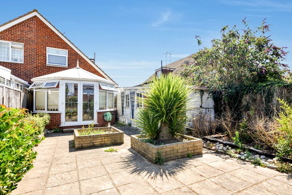 Property photo 2 of 27 Picture No. 40