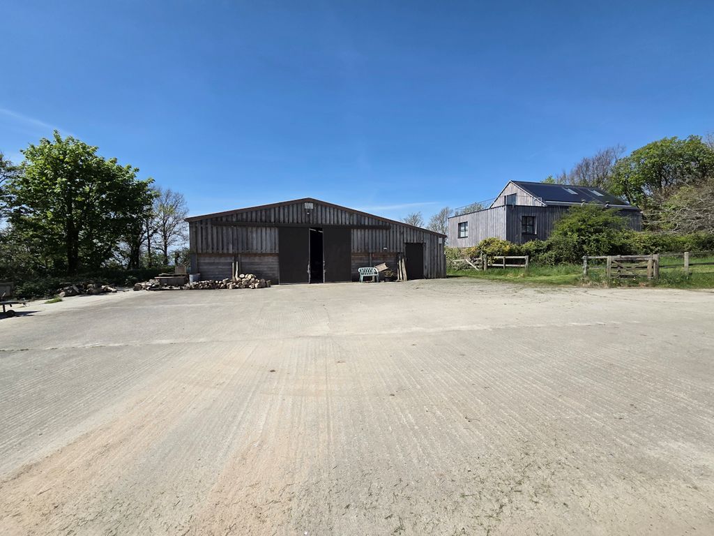 Property photo 3 of 9 Site