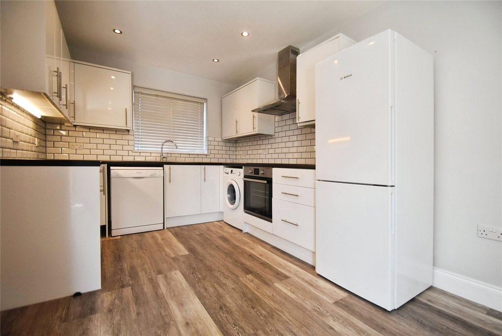 Property photo 1 of 12 Picture No. 02