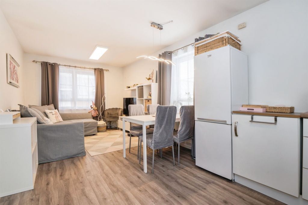 Property photo 3 of 13