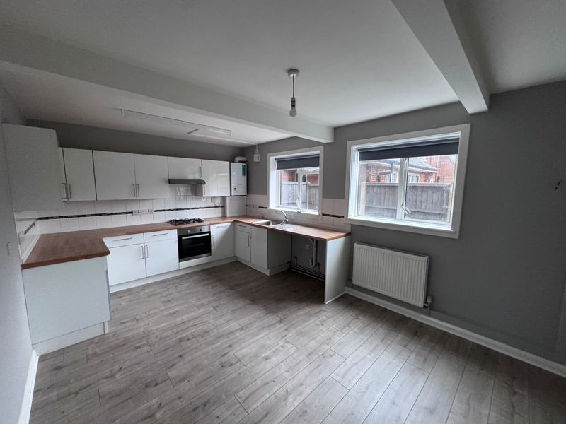 Property photo 2 of 14 Photo 4