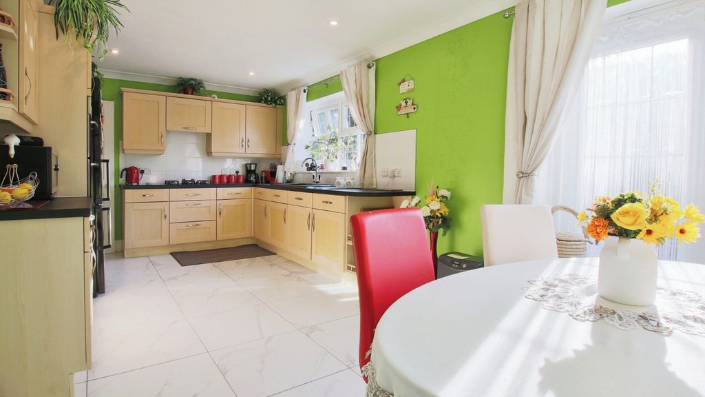 Property photo 3 of 26 3707247